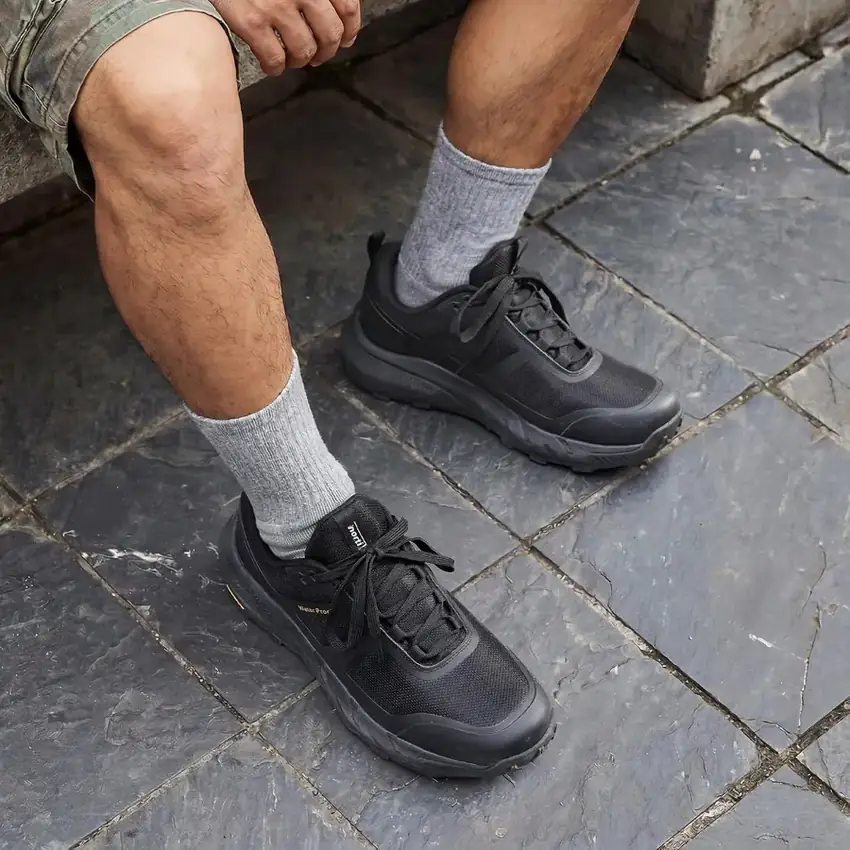 Men's Waterproof Hiking Shoes — waterproof technology
