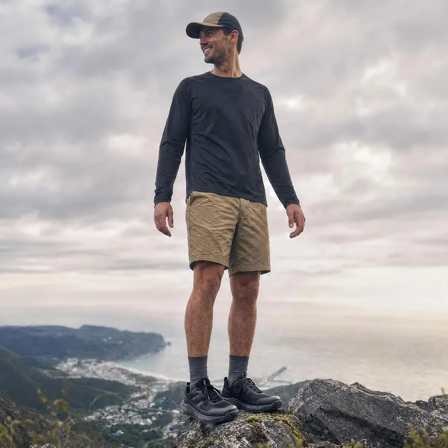 Men's Waterproof Hiking Shoes — seamless craftsmanship