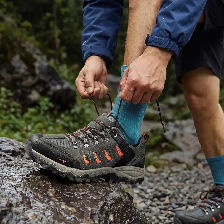 Men's Waterproof Hiking Shoes Leather — genuine leather & protective toe